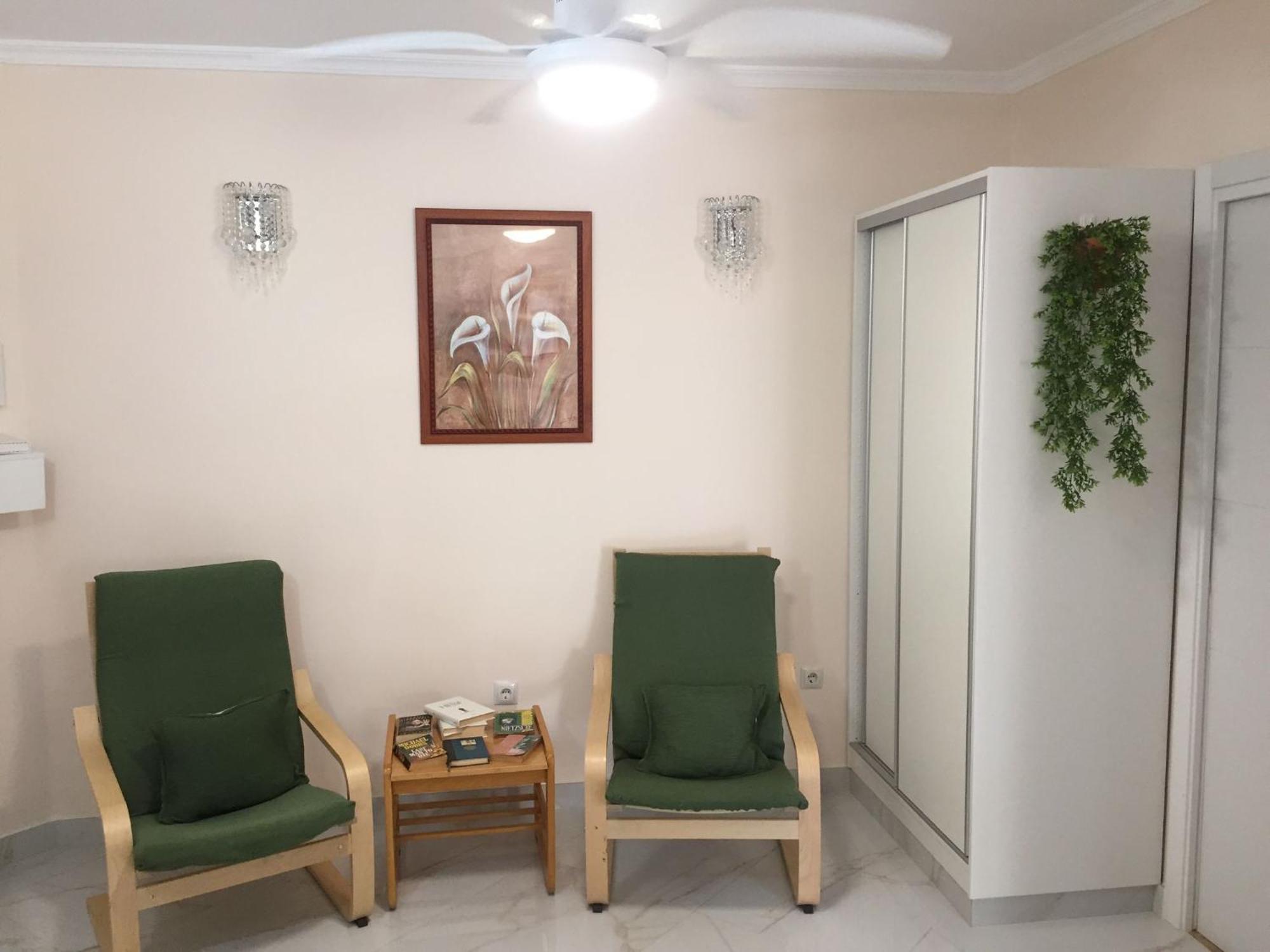 Апартаменти Studio In The Centre Near The Beach Торремолінос Екстер'єр фото