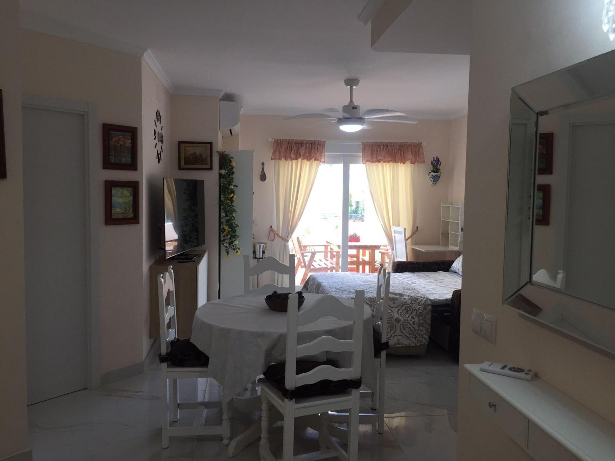 Апартаменти Studio In The Centre Near The Beach Торремолінос Екстер'єр фото